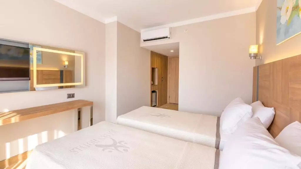 جولیان مارماریس